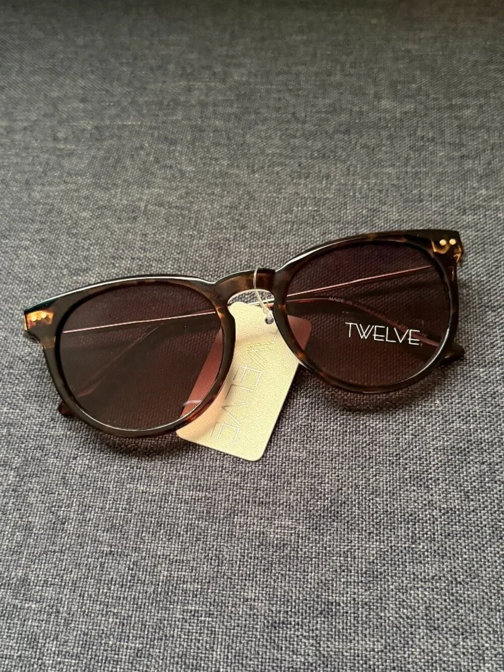 NWT Tortoise Round Sunglasses (with Free Case!)